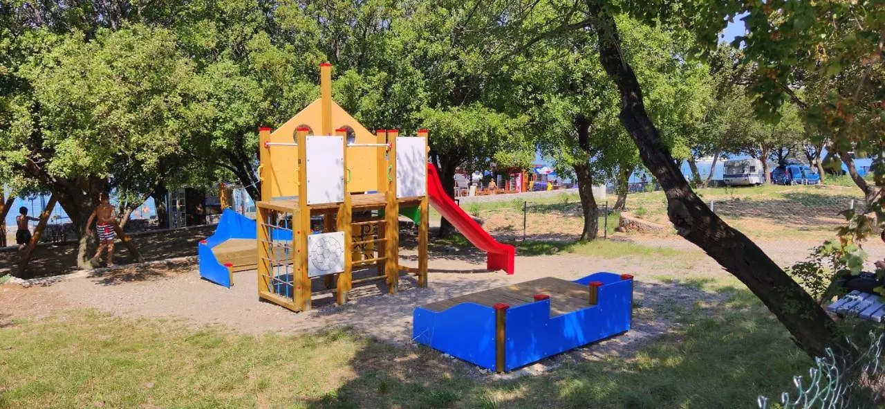 Semesterbostad Small Camp Klenovica Villa
