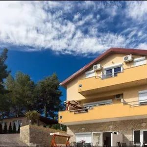 Darko Apartmán